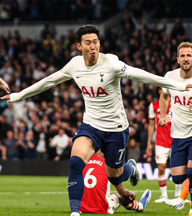 曼城4-0弗鲁米嫩塞首夺世俱杯北京时间12月23日凌晨2时，世俱杯决赛，曼城对阵弗鲁米嫩塞。